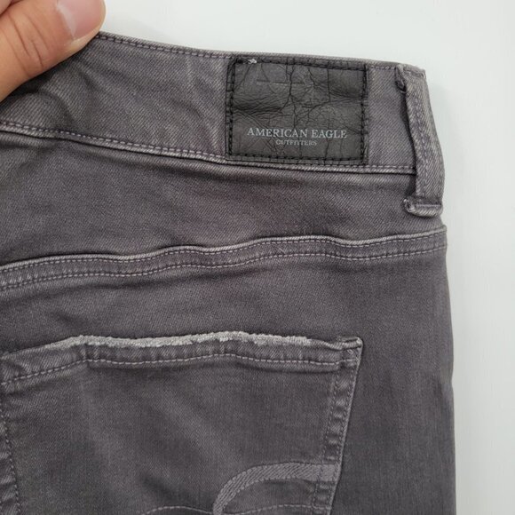 American Eagle Women Gray Mid Rise Tomgirl Distressed Regular Jeans Size 2 - Picture 7 of 12